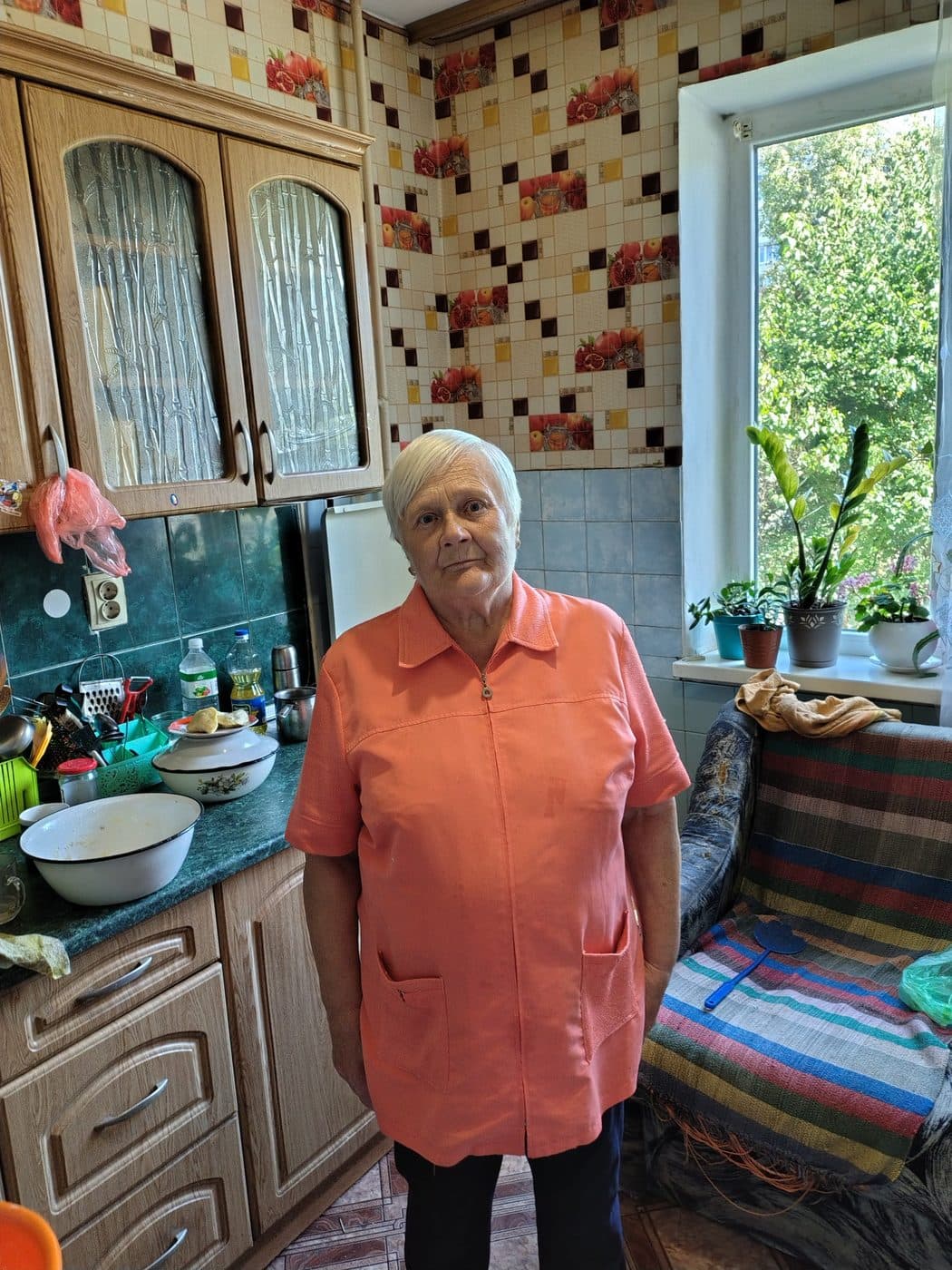 Пані Галина, 80