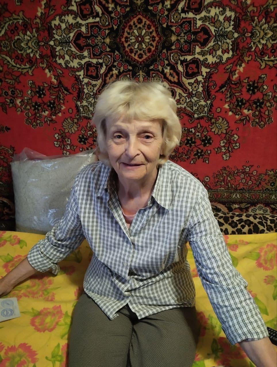 Пані Лариса, 77