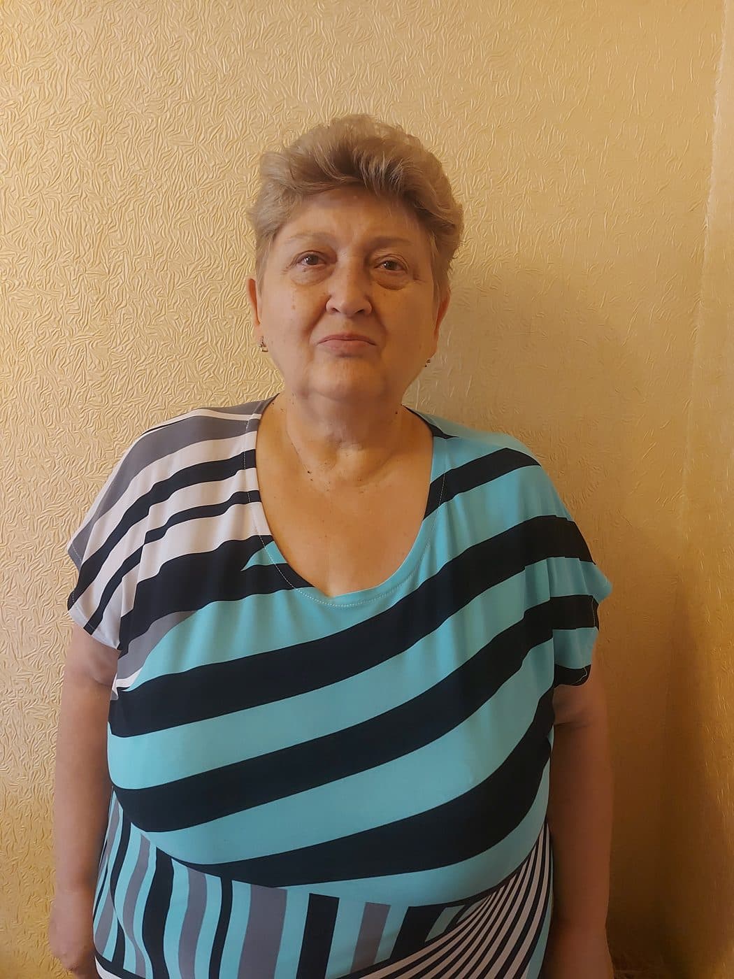 Пані Людмила, 71