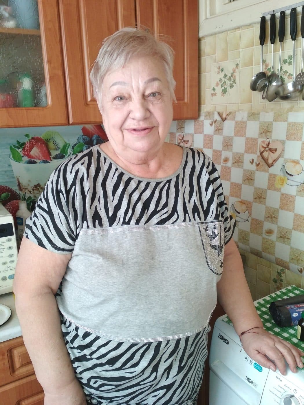 Пані Надія, 74
