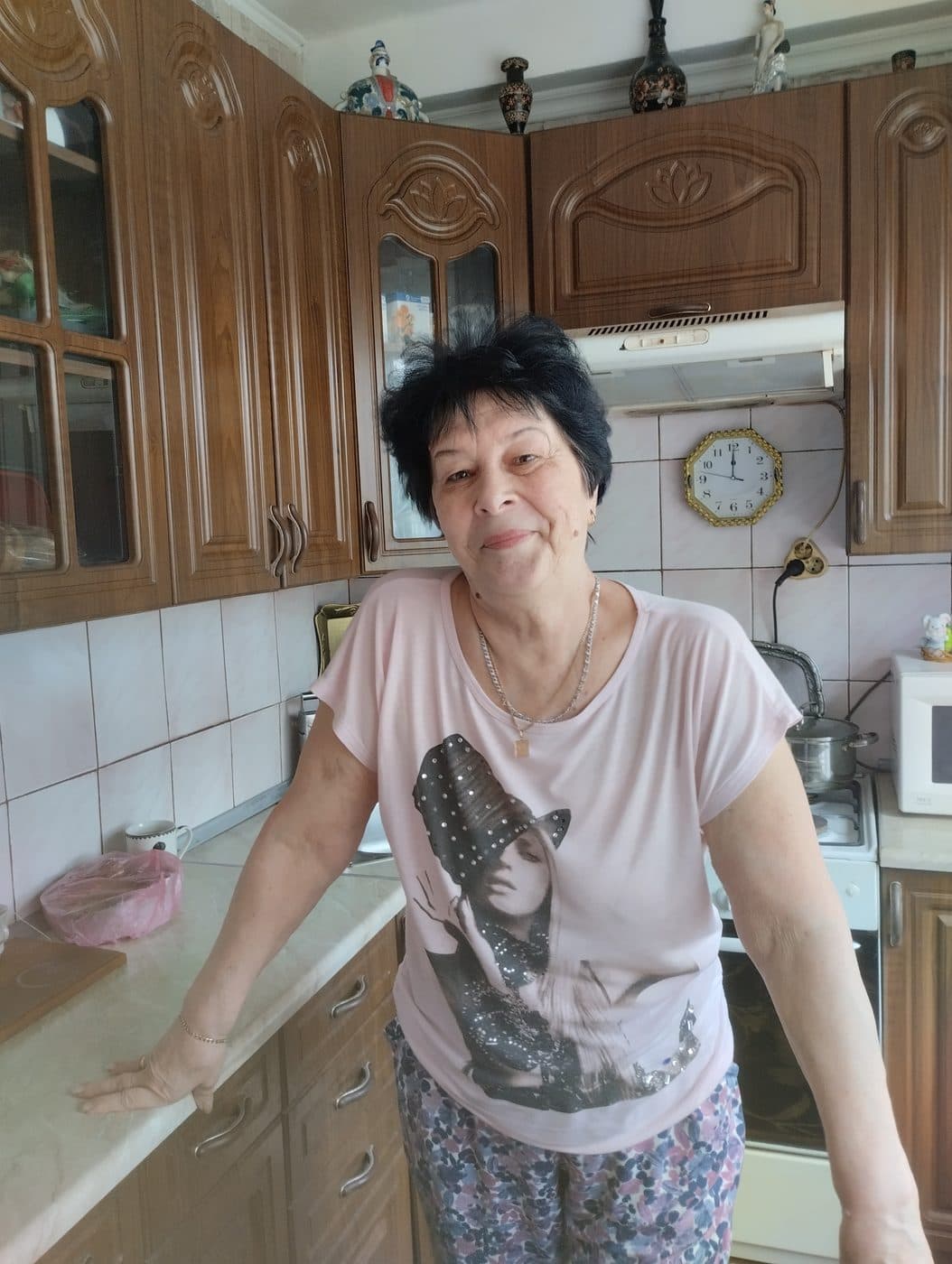 Пані Віра, 69
